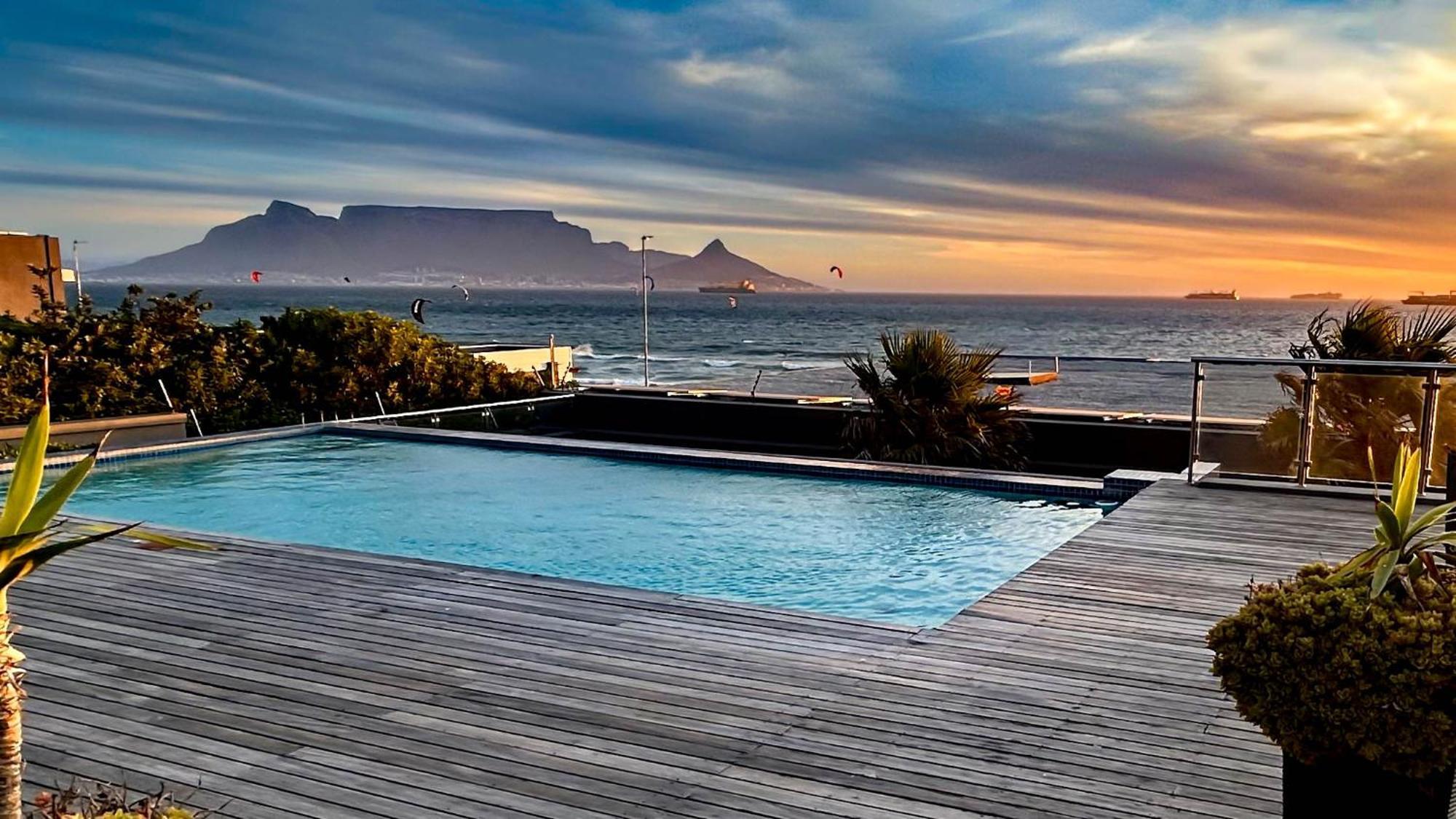 Heaven On Earth - Blouberg Beachfront Self-Catering Apartment Блубергстранд Екстериор снимка
