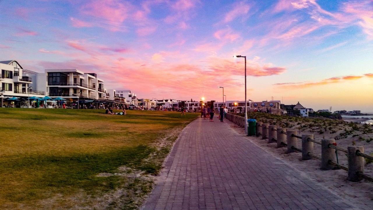 Heaven On Earth - Blouberg Beachfront Self-Catering Apartment Блубергстранд Екстериор снимка