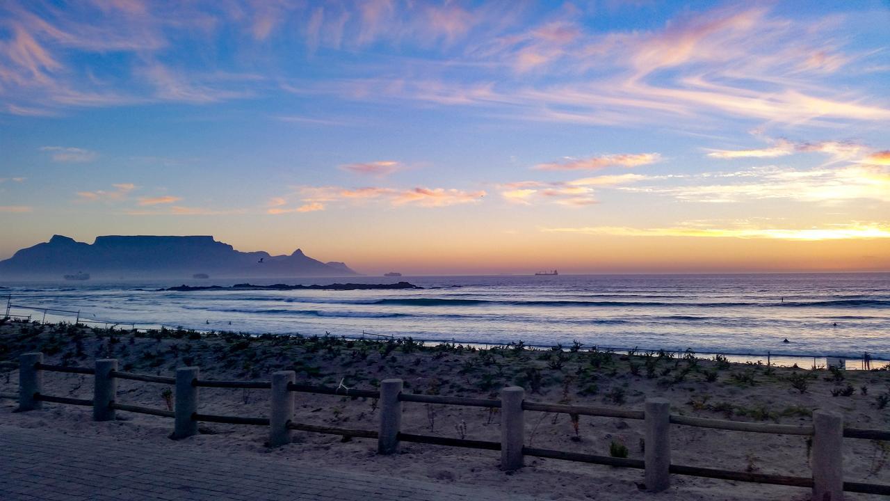 Heaven On Earth - Blouberg Beachfront Self-Catering Apartment Блубергстранд Екстериор снимка